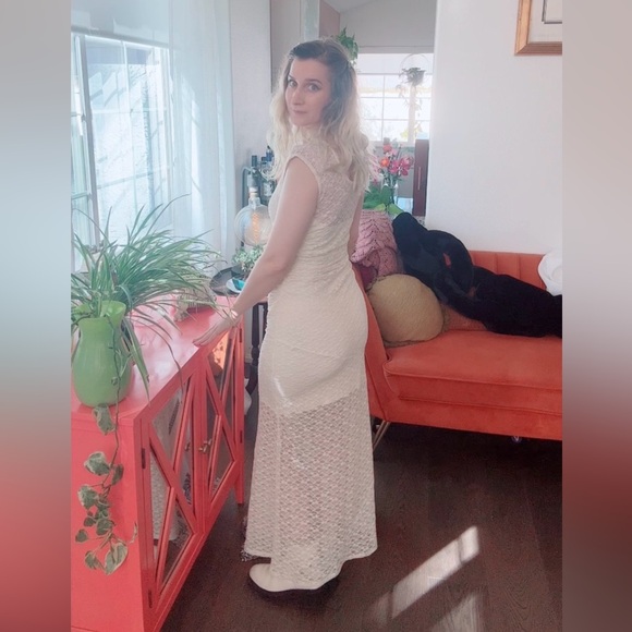 Elegant Cream Lace Dress - Picture 2 of 3